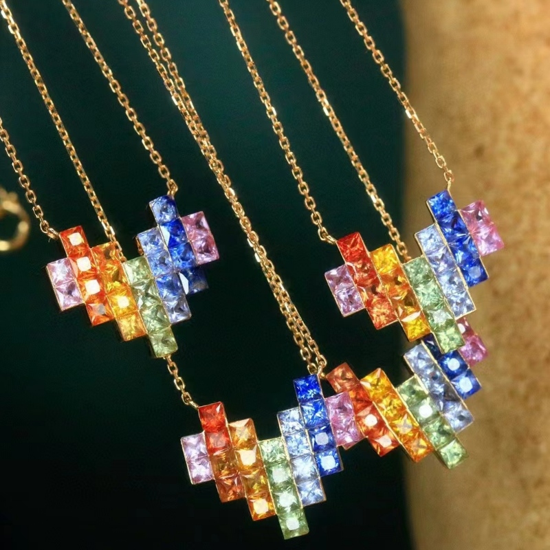 Bijoux tuochen Nouveau collier de coeur arc-en-ciel sapphir coloré 18k