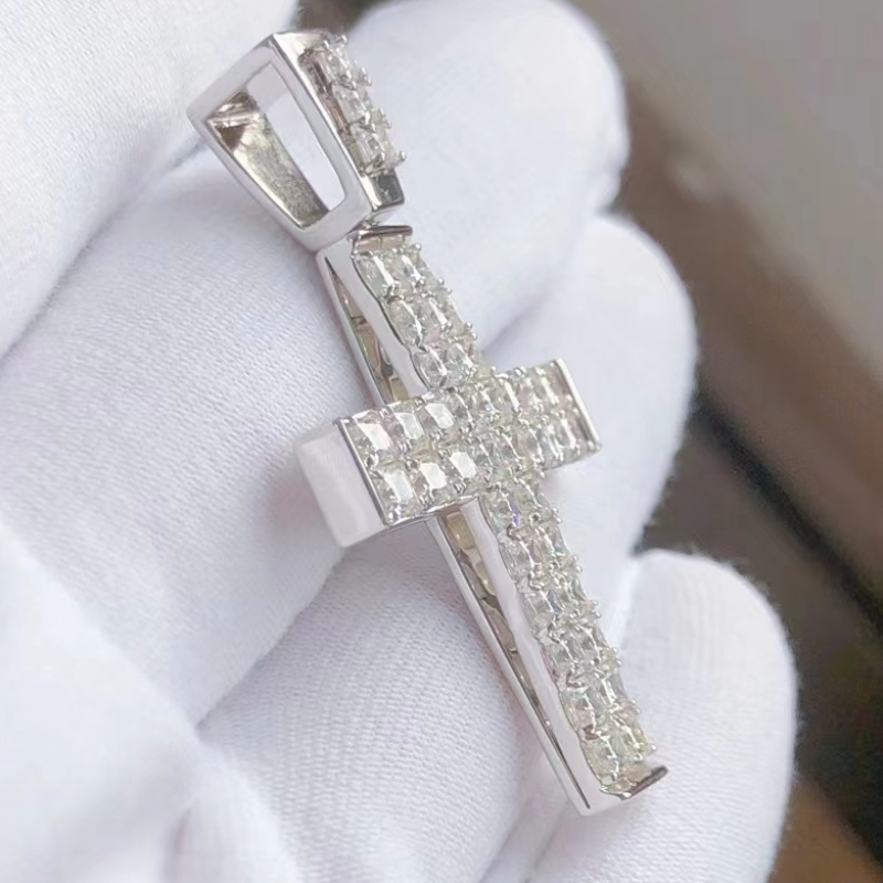 Argent sterling personnalisé 925 avec pendentif en pierre de Moisanite